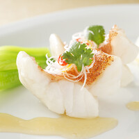 白身魚の蒸し物 葱と生姜風味醤油ソース（一切れ）