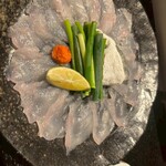 梅田 ふぐ乃介　泳ぎふぐ 鱧料理専門店 - てっさ