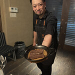 上六ワイン - 穴子のパエリアとシェフ