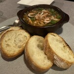 上六ワイン - 生桜エビのアヒージョ