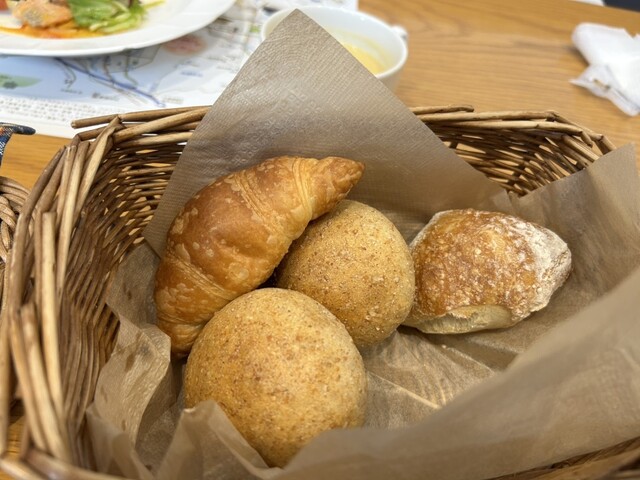 Centre de village photo 3