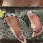 親子パンチ居酒屋店 - 道産ぶりすけ肉寿司2巻