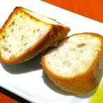 炭火焼きステーキ灰屋 - パン