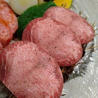 川崎名物 炭火焼肉 食道園 - 上タン塩