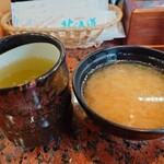 回転すし北海道 - お茶　平日ランチタイムサービスあら汁