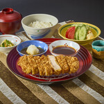 手付けとんかつ定食