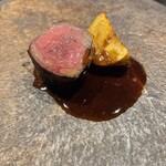 Claro - 鹿肉のローストとインカのめざめ