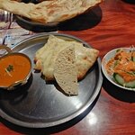 インドラディップ - チーズナンは足シェアでおかわりナンを要求