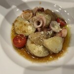 居酒屋鳥のぶ - ヤリイカと新じゃがのソテー（800円）