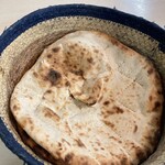 HUJRA HALAL FOOD & RESTAURANT - ナン！