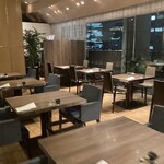 ポム・ダダン - 店内の座席