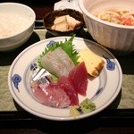 日本橋 三冨魯久汁八 - 特選お刺身定食 1100円。