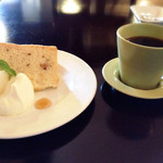 胡桃のシフォンケーキ＆コーヒー☆