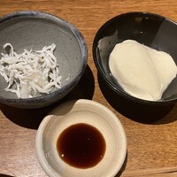 魚匠 銀平 道頓堀店 - シラスと豆腐