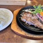ステーキ屋ひろ - ライスも大盛