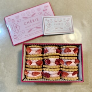 シェリーメゾンドビスキュイ　いちご＆フランボワーズ ビスキュイサンド of CHÉRIE MAISON DU BISCUIT/ 京都ビスキュイ