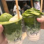 八十八 浅草 - 抹茶ラテ 壱  右:泡抹茶  左:抹茶アイス、白玉