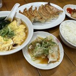 ぎょうざの龍門 - 料理写真:七色セット1300円込