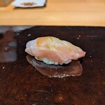 鮨 三心 - 白甘鯛∶塩と酢橘を添えて