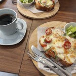 cafe  milkbush - モーニングのピザトースト