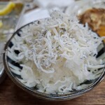 大衆酒場 増やま - しらすおろし