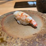 鮨 三心 - 追加∶葡萄海老~芝海老のオボロを忍ばせて