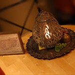 Caetla - キャンドルの揺れる火に照らされた落着く空間
      わたしはこの空間で時が経つのを忘れ、帰りは大変でした (^_^ ٥)