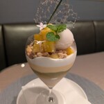 アルマーニ/カフェ