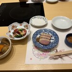 ツル - オードブル達、枝豆と塩辛がビール欲しくなる