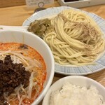 希須林 - ✅担々つけ麺(太麺300g)¥1.200
      　※辛さ3段階からセレクト(中辛)
      　※ご飯無料(お代わりも無料)
      　※野菜マシ可能
      　※土曜限定メニュー