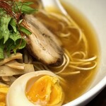 麺屋やまもと - ・しょうゆ(味玉のせ) 880円/税込