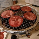 ホルモン亭 - タン塩