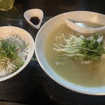 ラーメン・豚足 太吉 -  今日の昼ごはん