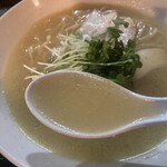 ラーメン・豚足 太吉 - スープ