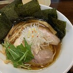 らぁめん ひろりん - しょうゆらーめん(ネギ脂入) 900円