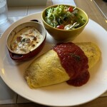 洋食とワイン ビストロ バター - 料理写真:ランチAセット
　昔ながらのオムライスと小さいグラタン