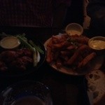 Johnny Foley's Irish House - 主人のオーダーは、チキンとポテトフライ