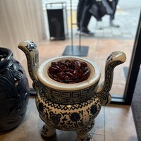 中国菜 ARATA - 基本的にはコース料理ですが、この壺がおもてに出ている時はアラカルトもやっているそう