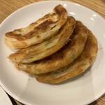 中国小麦粉料理専門店恵泉 - ランチの葱餅