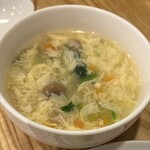 中国小麦粉料理専門店恵泉 - ランチのスープ・具沢山！