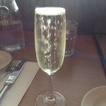 Alioto's Restaurant - 泡で喉を潤して