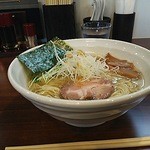 麺や 真登 - 薫る塩・角度を変えて