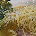 麺や 真登 - 細麺・固め、です。