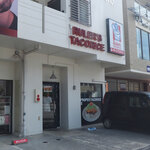 ルーラーズタコライス - 間違って隣の脱毛サロンの駐車場に停めないように。