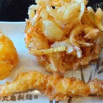 丸亀製麺 - かき揚げ190円、えび天190円、半熟玉子150円