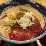 魚料理 渋谷 吉成本店 - 海鮮丼