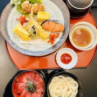 お子様ランチ　（小学生のお子様迄）