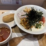 べじらーめんゆにわ - スープ、いなり