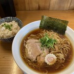 らーめん 志ん海 - 醤油ラーメン、鯛めしセット
