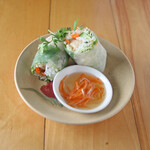 白身魚と野菜の生春巻き、甘酸っぱいヌクチャムダレ(1本)